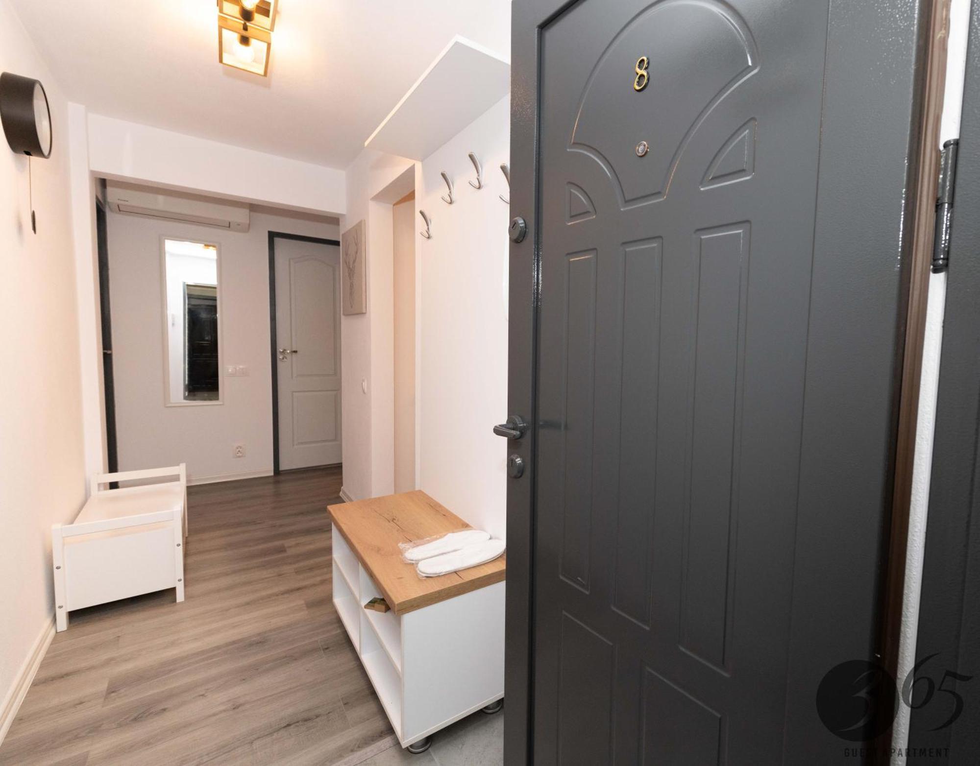 365 Guest Apartment Hunedoara Exterior photo