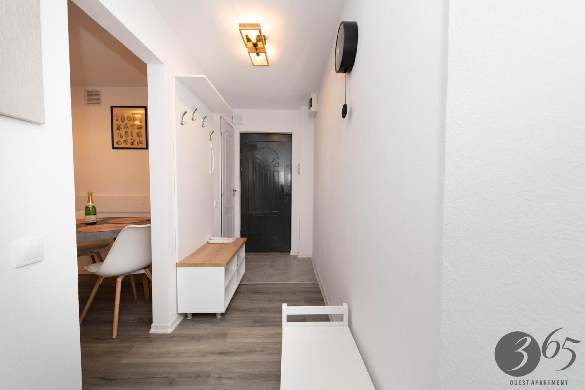 365 Guest Apartment Hunedoara Exterior photo
